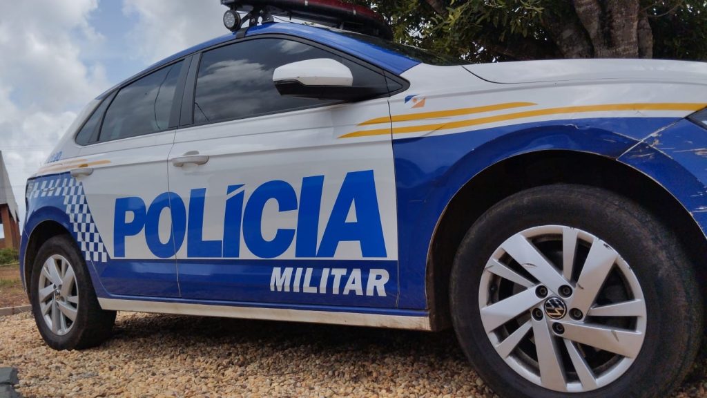Crimonosos gravaram vídeo cobrando R$ 4 mil para soltar homem que foi sequestrado e espancado, diz PM