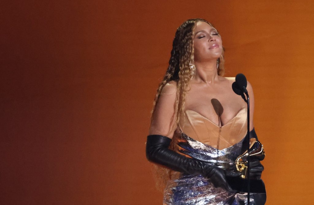 Grammy é neste domingo, com brasileiros indicados; veja previsões para os principais prêmios