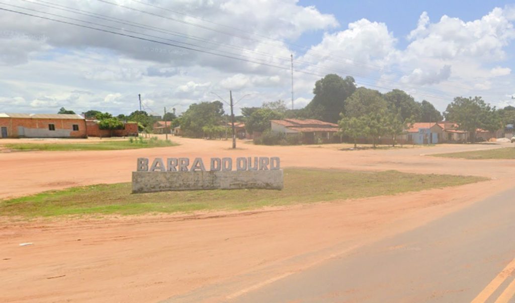 Homem é morto após tentar separar briga de casal, diz polícia