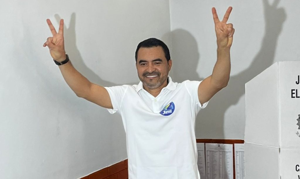 PF encontrou R$ 32 mil em espécie no gabinete do governador do Tocantins, afastado pelo STJ