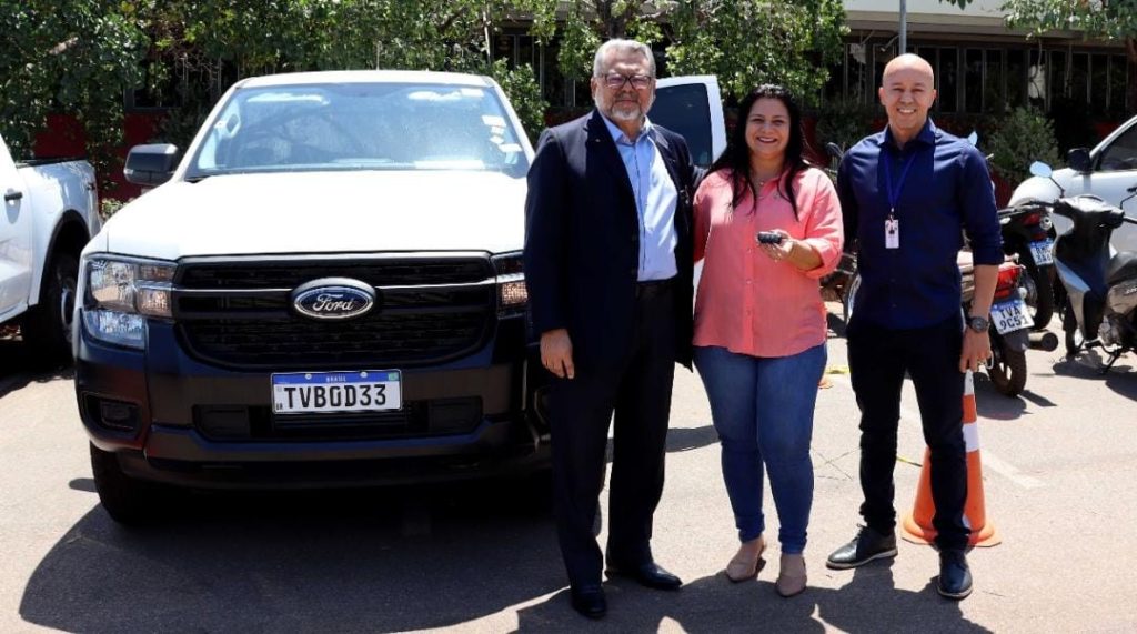 Superintendente exonerada de cargo após filho publicar vídeos dirigindo caminhonete do governo tinha salário de R$ 15,2 mil