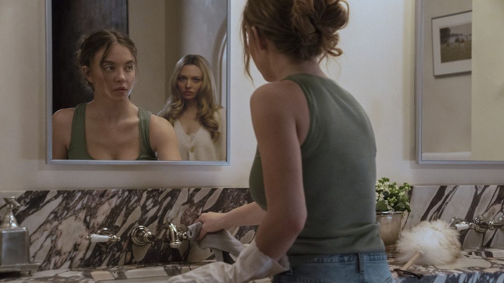‘A Empregada’ traz suspense fora do tom que diverte pelos motivos errados; g1 já viu
