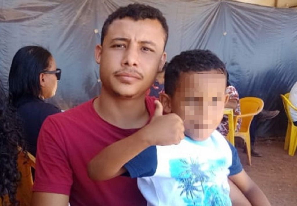 Esposa pede justiça por mecânico assassinado em posto de combustíveis: ‘Meu coração sangra’