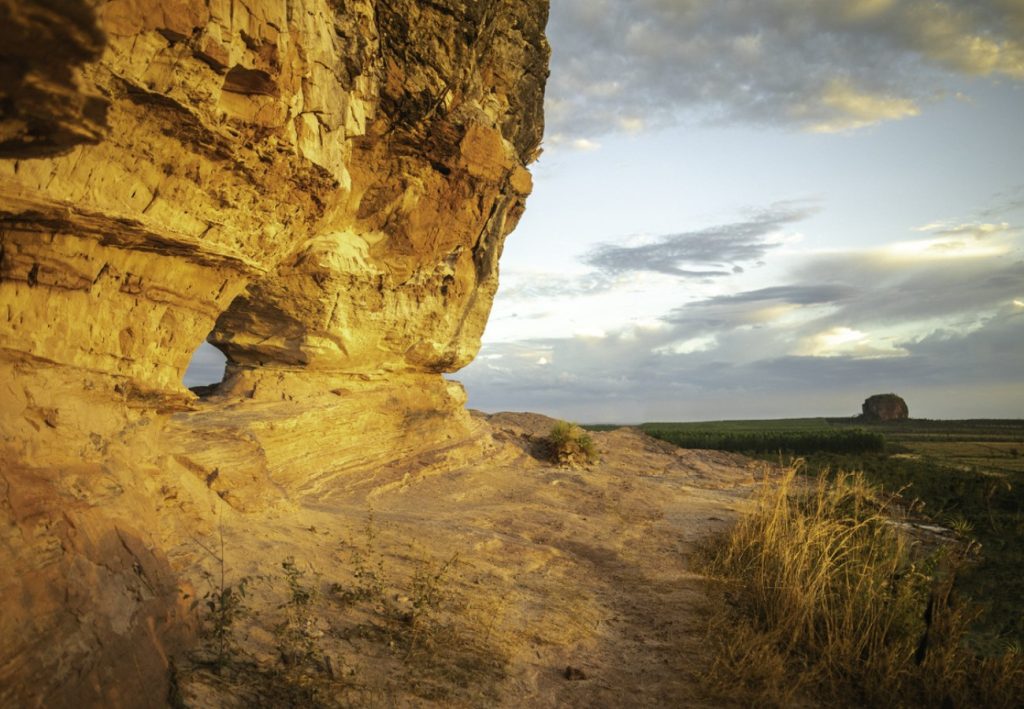 Entenda fenômeno que ‘furou’ pedra e criou ponto turístico famoso no Jalapão