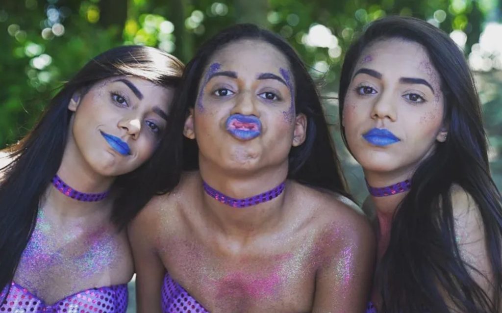 20 hits em 20 anos: como três amigas e uma make neon fizeram de ‘Envolvimento’ um ‘hit chiclete’