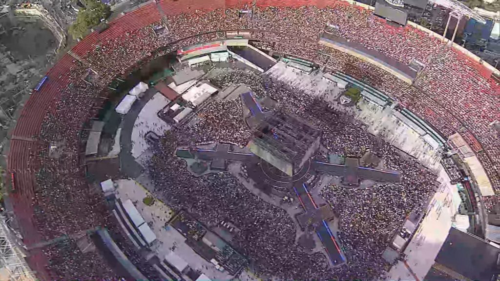 VÍDEO: imagens aéreas mostram estádio Morumbis tomado por fãs no 2º dia de show do BTS em SP