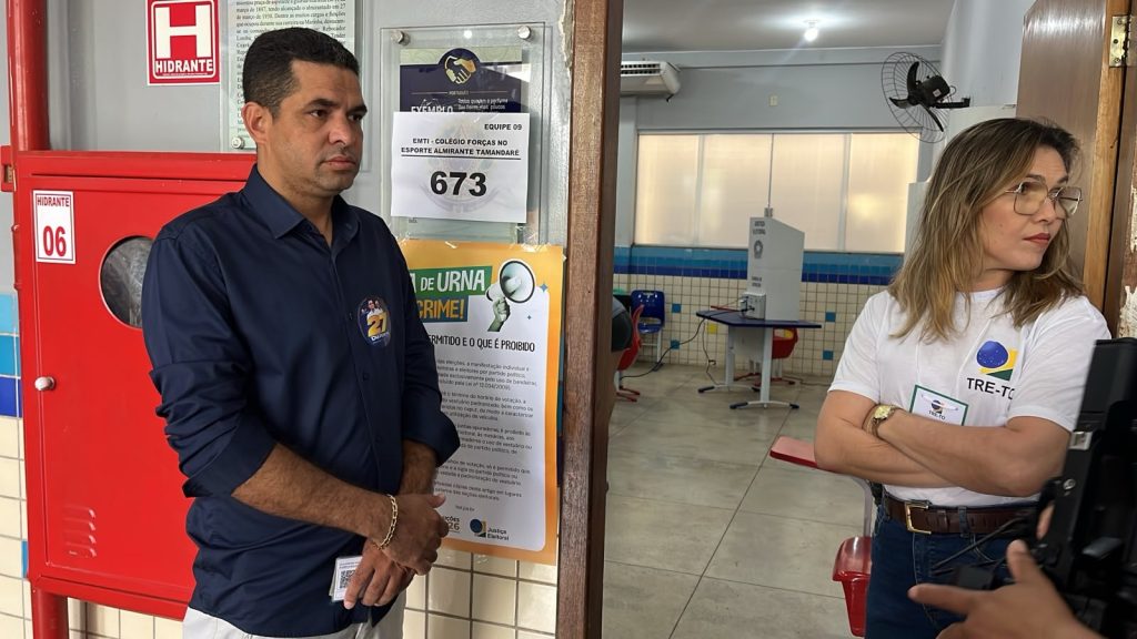 Du Pereira (DC) vota em Palmas